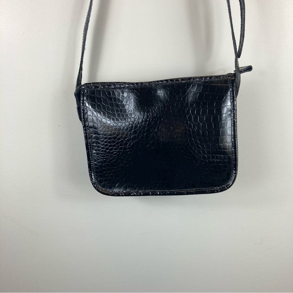 Medallion Genuine Leather Crossbody Purse - Picture 13 of 13